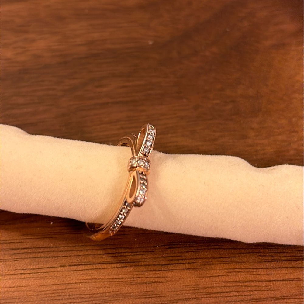 Pandora Rose Bow ring